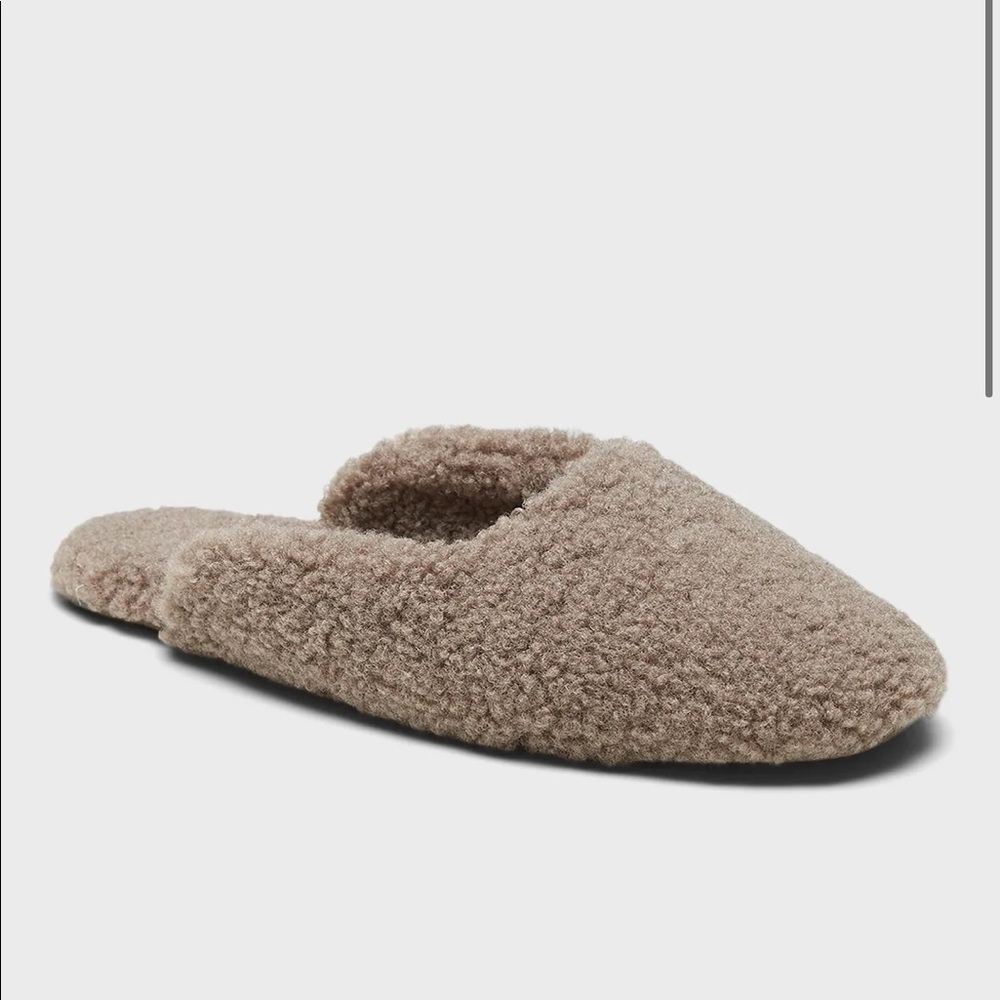 Banana republic Sherpa slippers